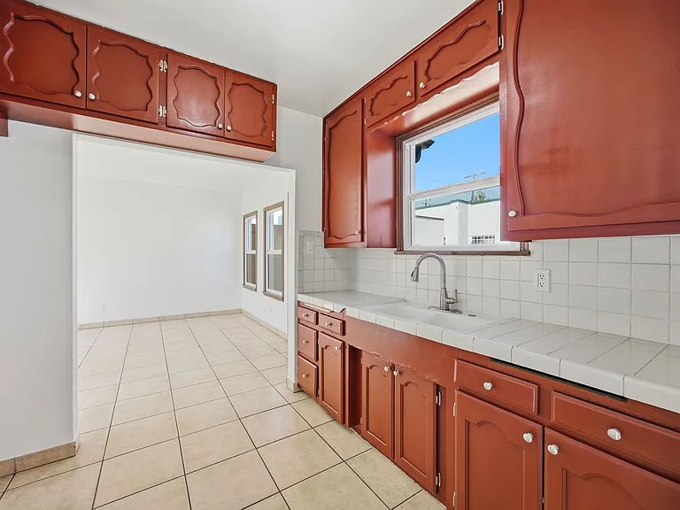 2565 Kansas Ave #B — Photo 7