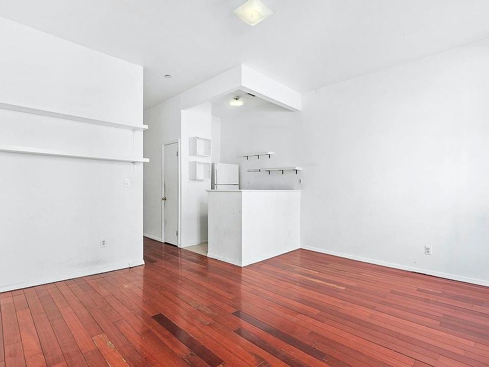 2nd image of 556 W 173rd St APT 2