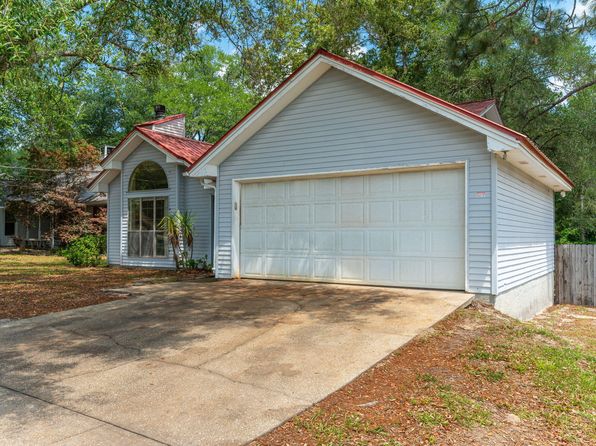 109 Pinoak Ct E, Crestview, FL 32539