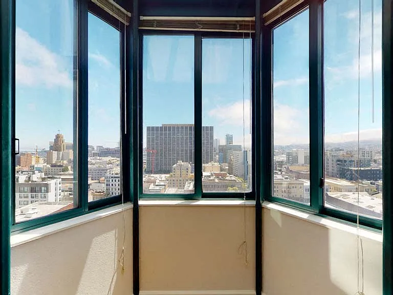Trinity Towers Apartments — Photo 106