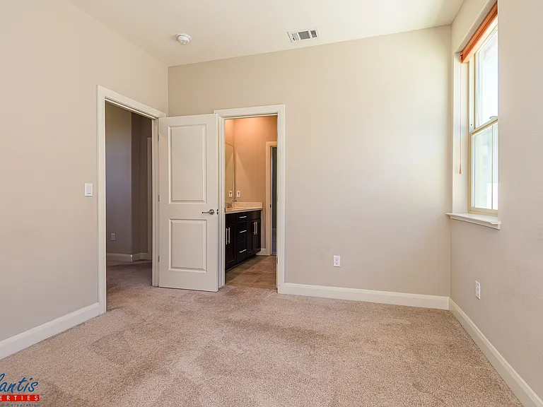 1567 Hidden Creek Ln — Photo 18