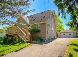 415 Riverside Dr, Welland, ON L3C 5E8