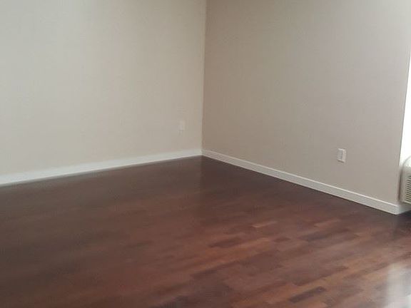5th image of 801 N Orange St Unit 104