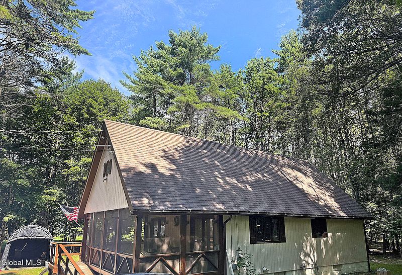 2nd image of 95 Northwoods Road