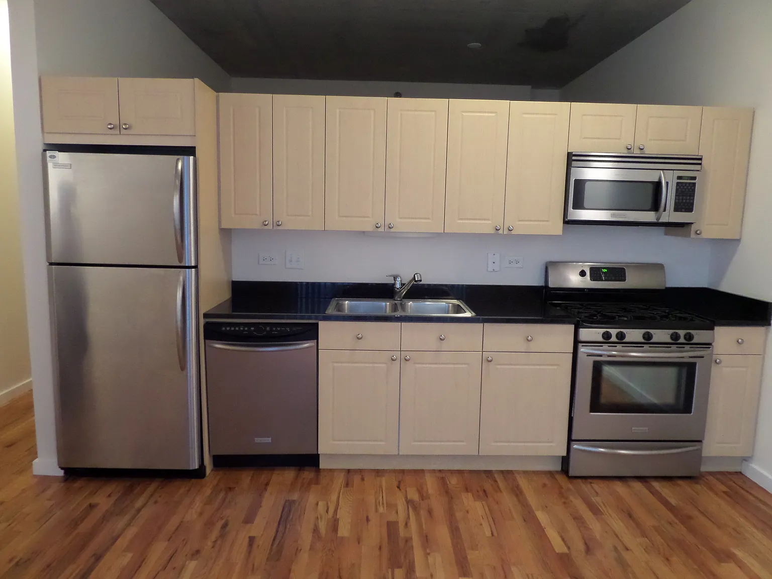 1 bed, 570 sqft, $1,675 — Photo 3