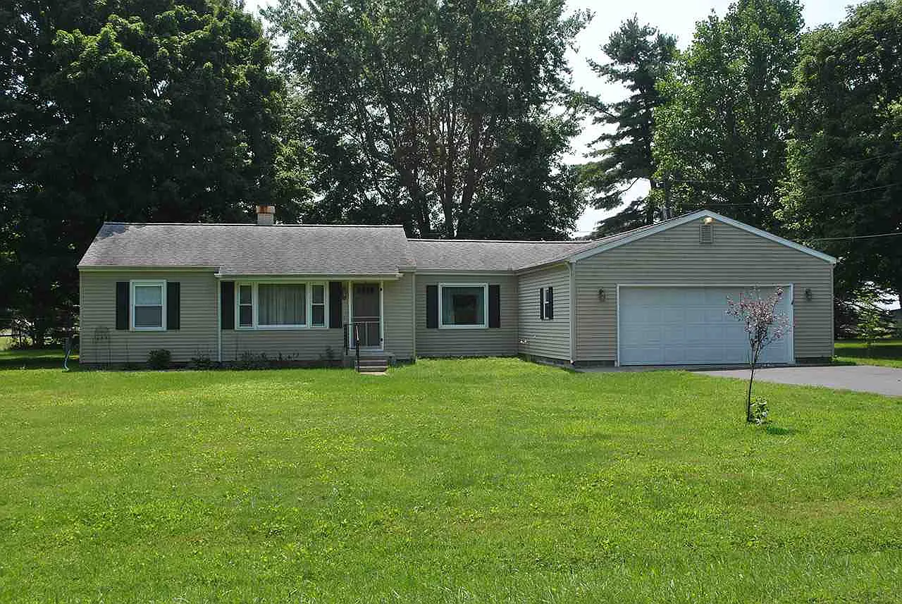 1045 Spade Dr photo 1