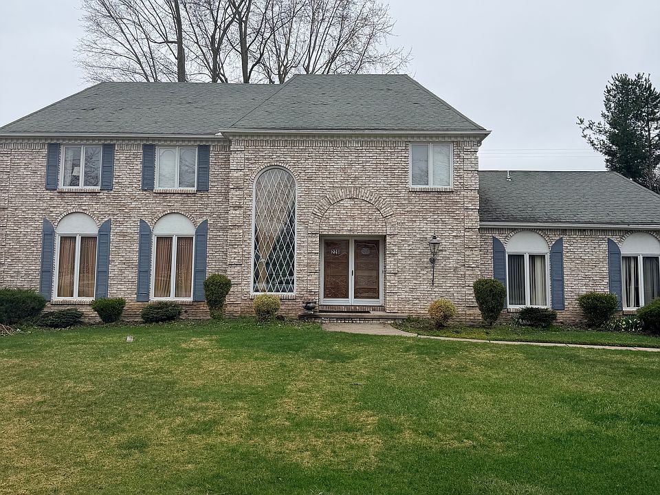 1st image of 228 Crestwood Ln