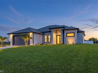 3227 NE 13th Place Cpe, Coral, FL 33909