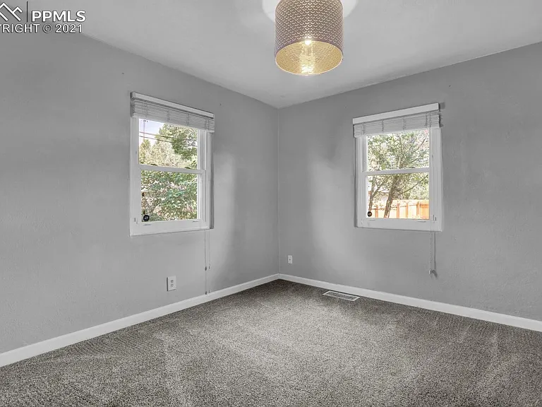 230 E San Miguel St — Photo 22