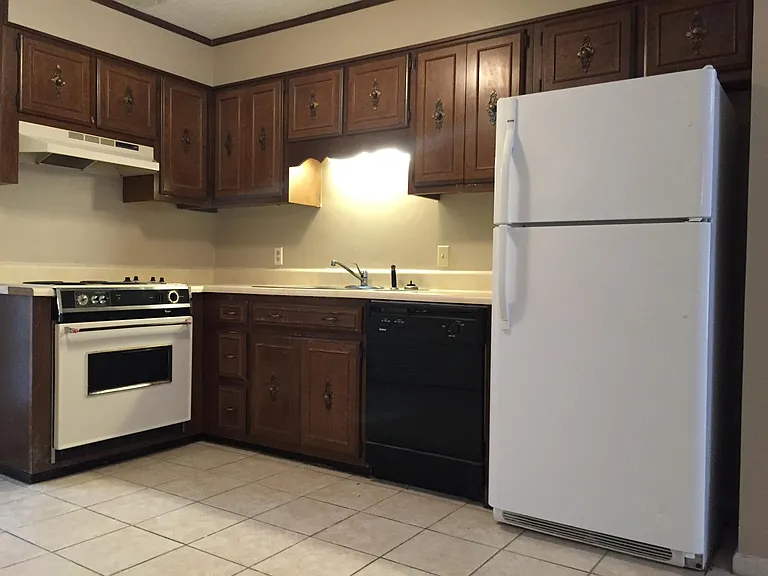 100 Lanier Dr #7 — Photo 1