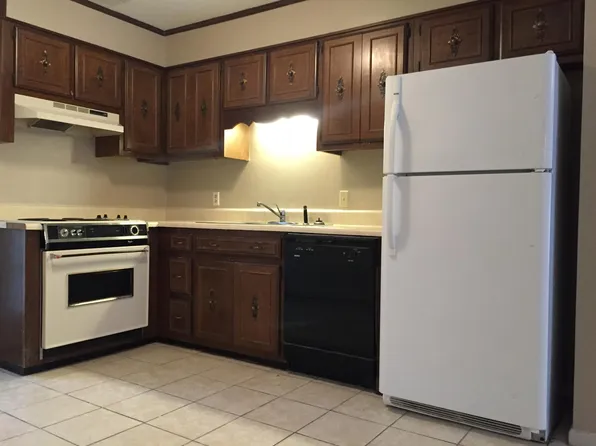 100 Lanier Dr, Statesboro, GA