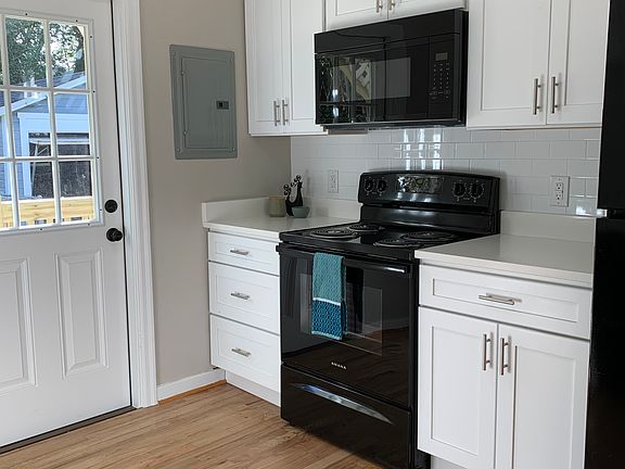 2nd image of 111 Ellinor St