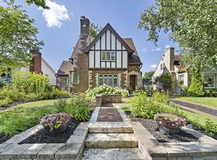 325 E Newhall Ave, Waukesha, WI 53186