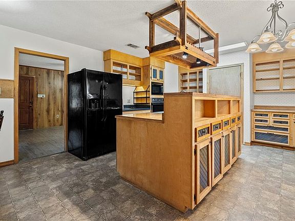 4th image of 16096 N Yates Rd