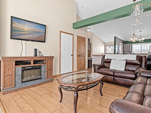 4th image of 416 Creekside Dr