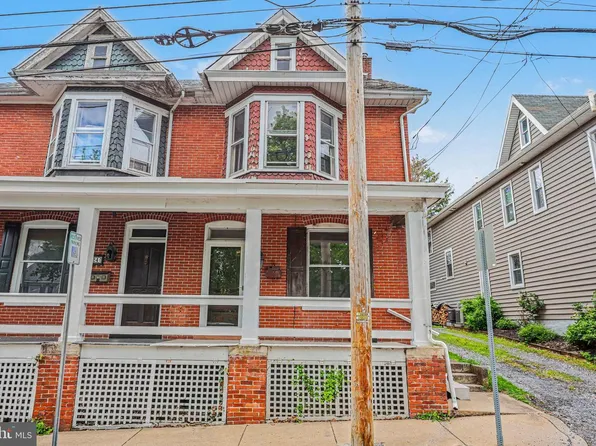 122 S Cedar St, Lititz, PA 17543