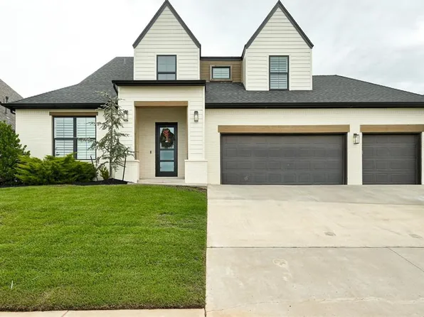 3916 Stone Hill Ln, Edmond, OK 73034