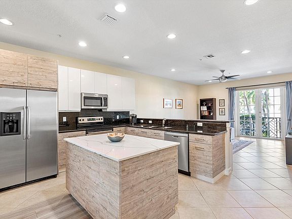 2nd image of 2257 NE 9th Avenue #2257