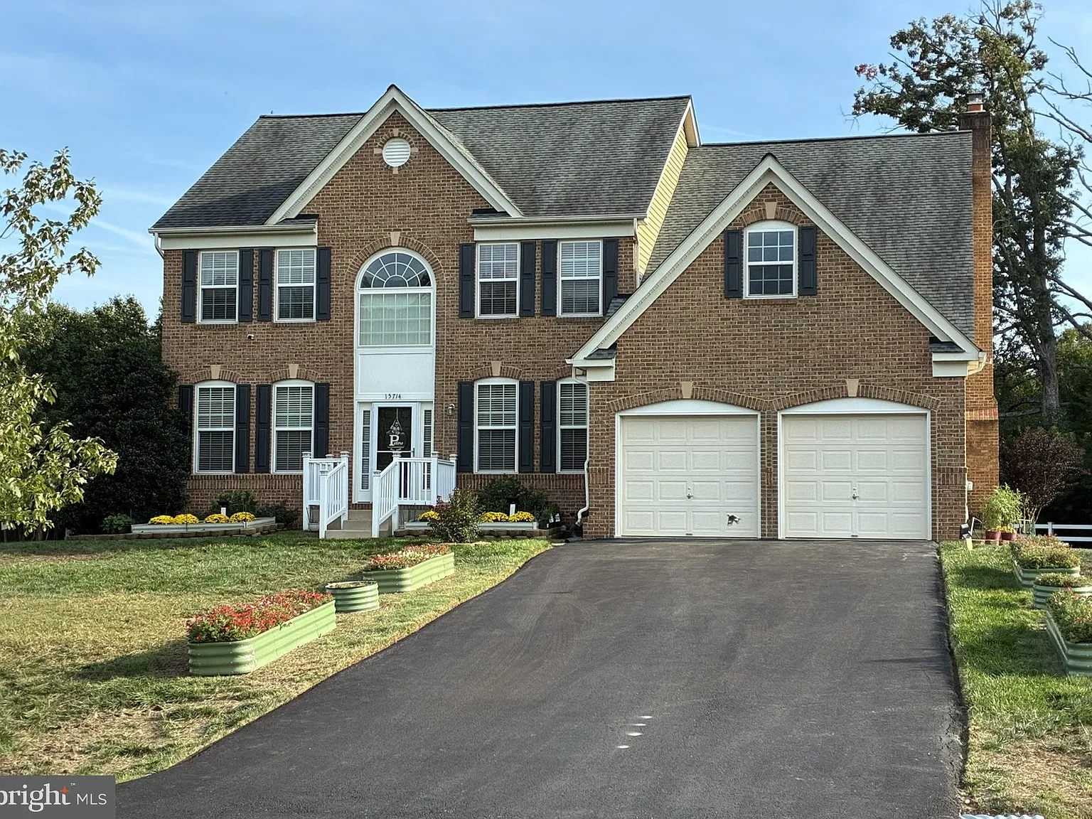 4 bed, 3.5 bath, 3328 sqft, $3,900 — Photo 1