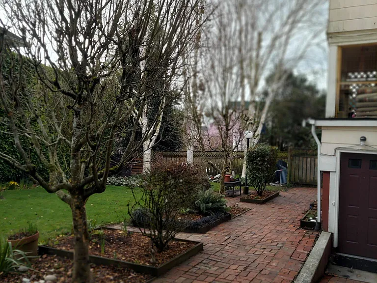 102 18th Ave E #A — Photo 16