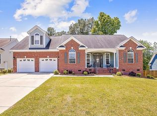 1412 Blue Ribbon Ln, Hope Mills, NC 28348