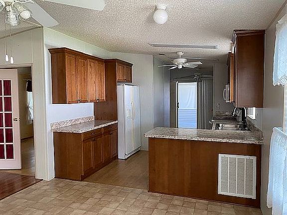 3rd image of 1117 Wisteria Dr