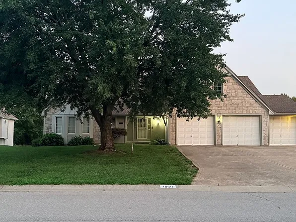 16611 E Debra St, Independence, MO 64055