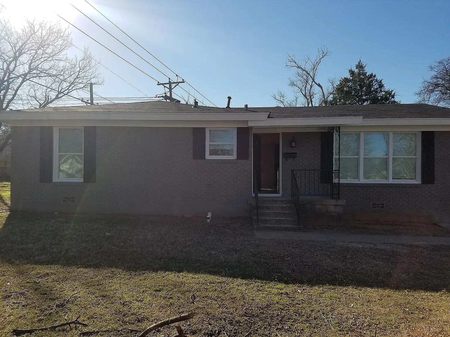 3 bed, 1118 sqft, $1,975 — Photo 1
