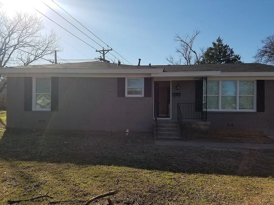 1st image of 212 Oak Dr E