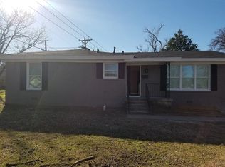 212 Oak Dr E, Hurst, TX 76053