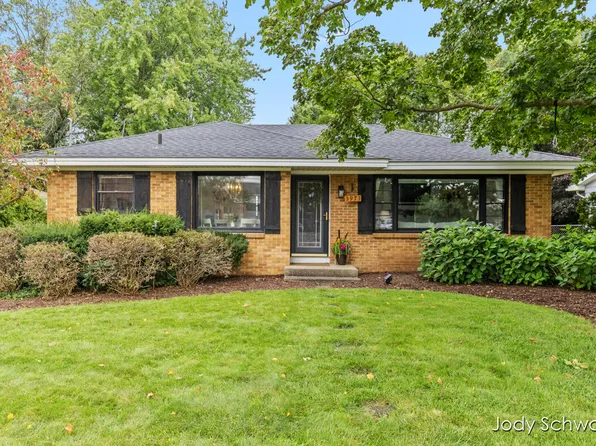 3973 41st St SW, Grandville, MI 49418