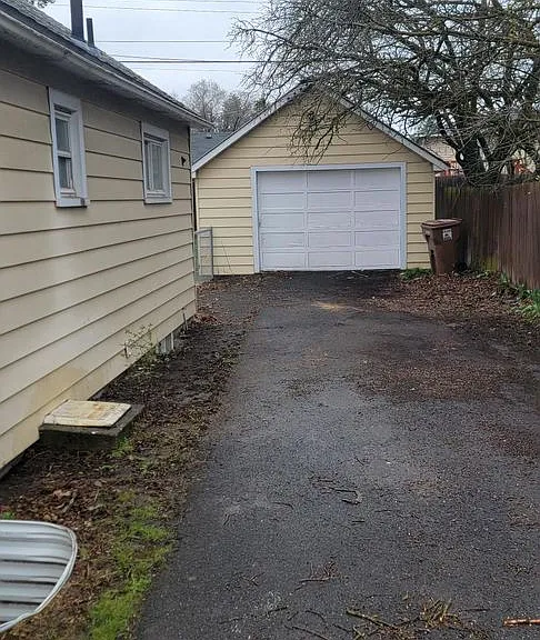 1417 E Wellesley Ave — Photo 18