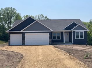 366 Moelter Ln, Hudson, WI 54016
