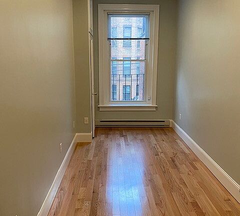 5th image of 399 Marlborough St APT 3