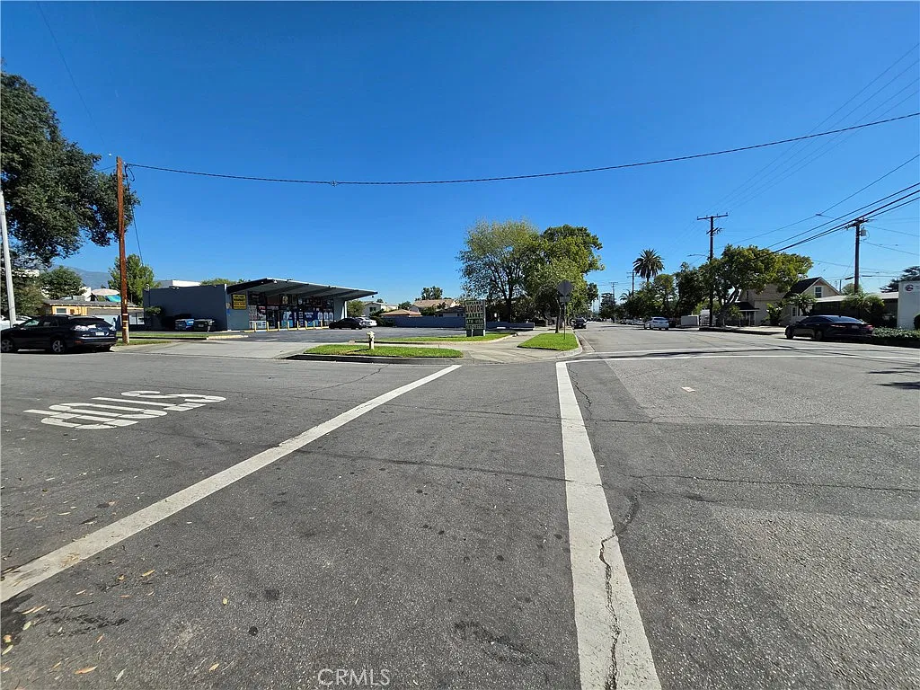 3 bed, 1981 sqft, $3,500 — Photo 4