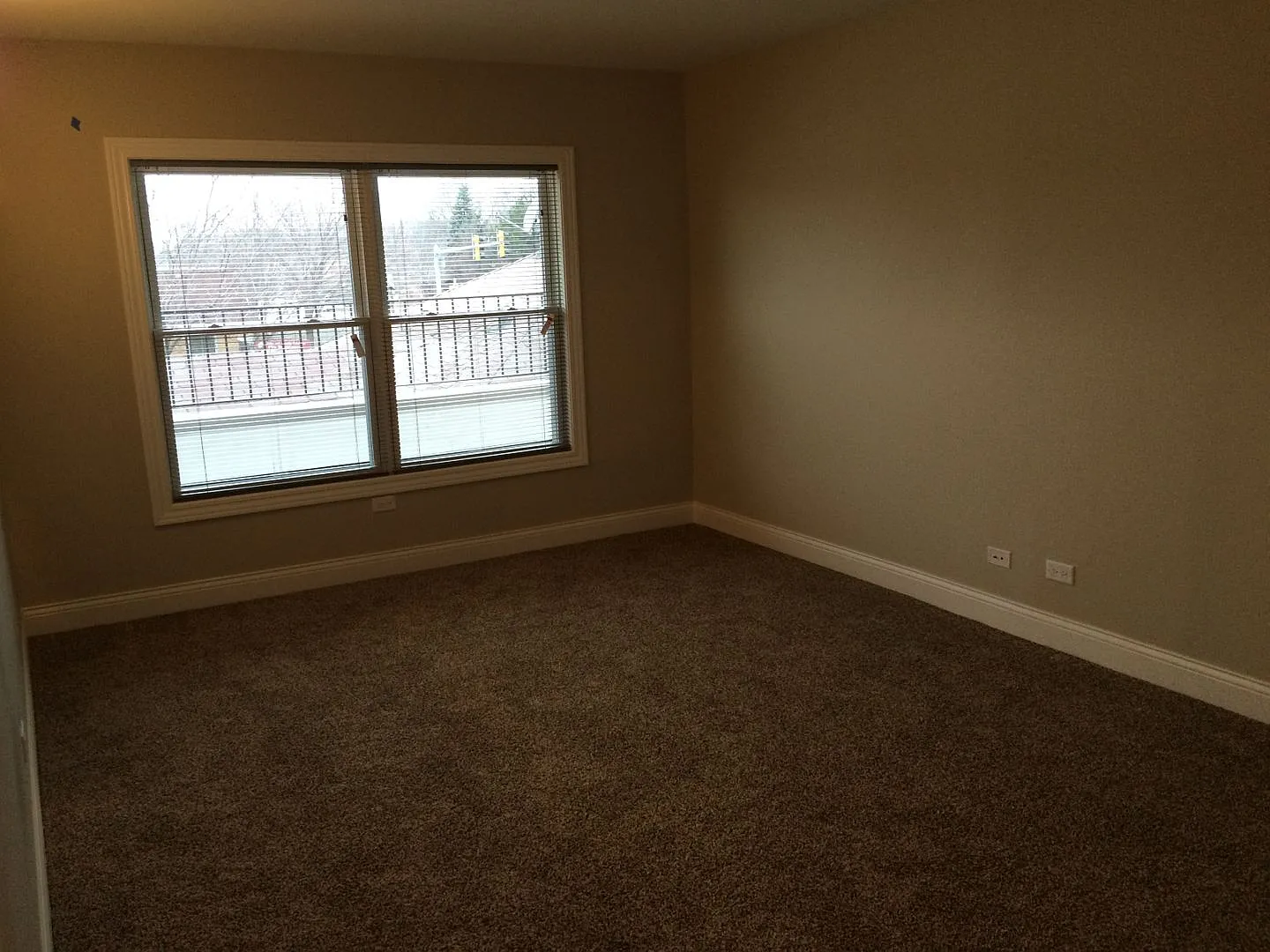 807-817 Devon — Photo 3