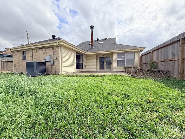 2535 Planters Row — Photo 27