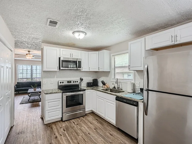 1091 Summer Brook Rd — Photo 10