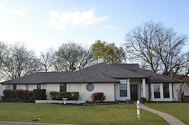 1st image of 36 Lakeway Dr
