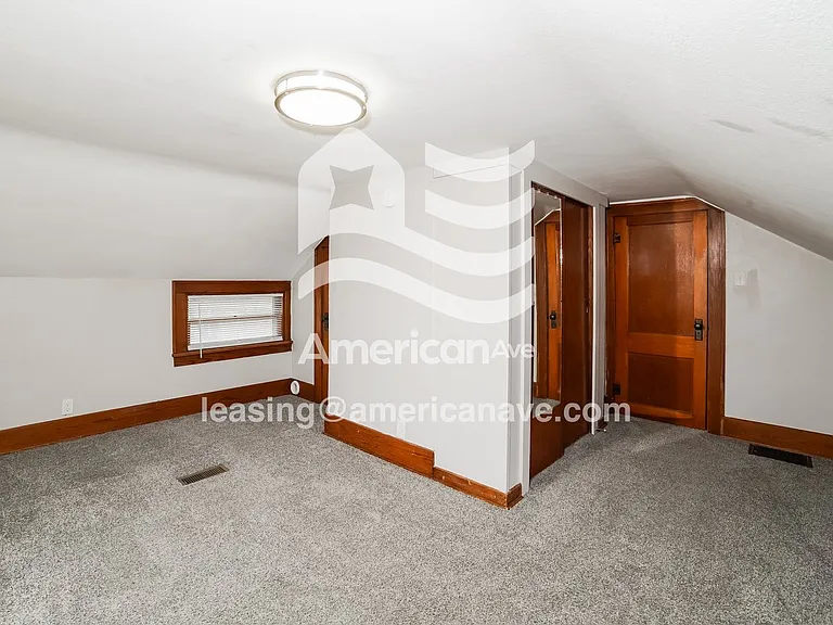 1078686_009_wm_-_main_bedroom_13538901.jpg