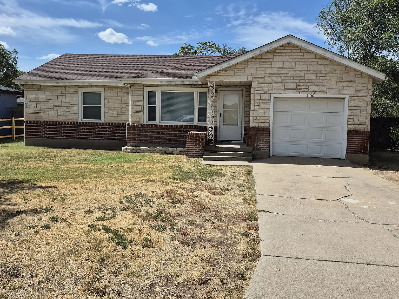 3 bed, 1292 sqft, $1,450 — Photo 1