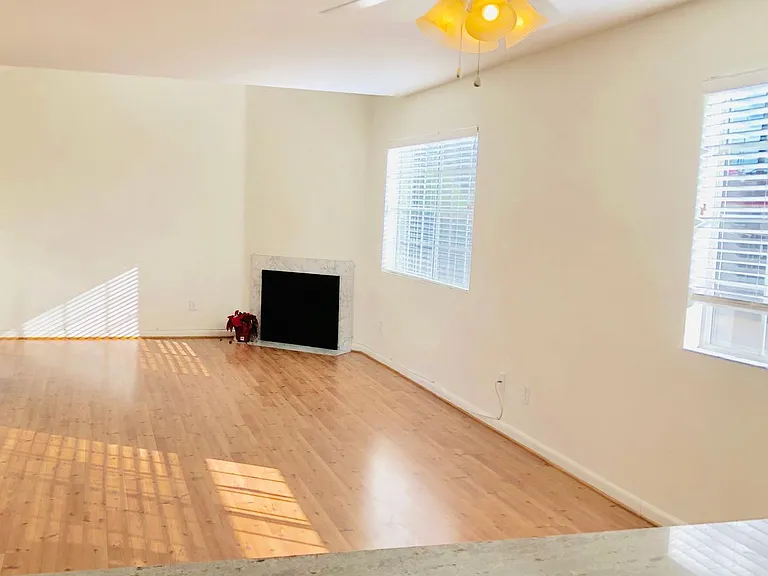 1215 N San Gabriel Ave #202 — Photo 9