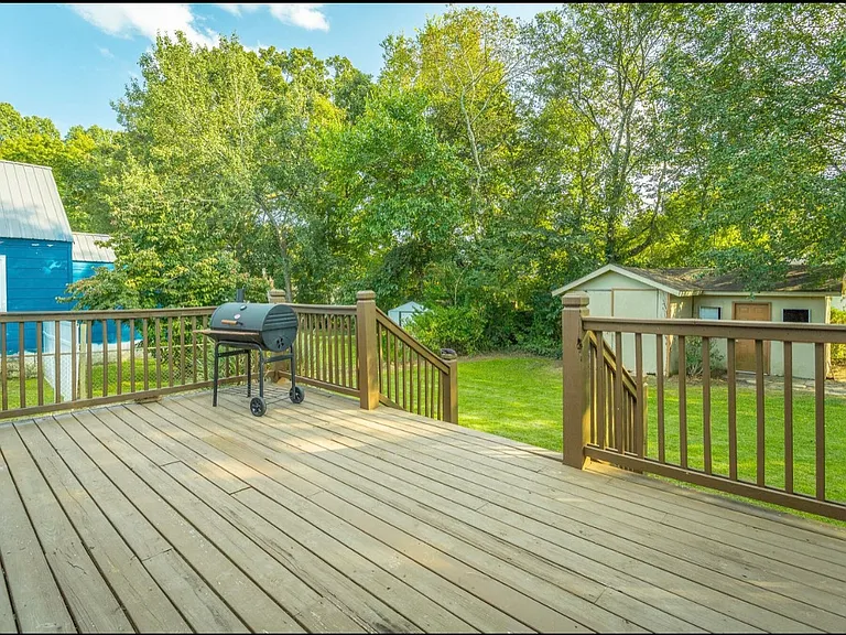 4800 Maryland Dr — Photo 30