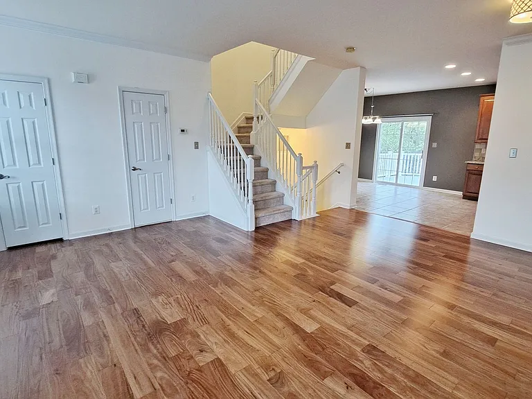 253 N Front St — Photo 7
