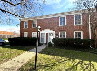 1414 Pebblecreek Dr, Glenview, IL