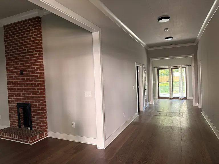 557 Garner St — Photo 7