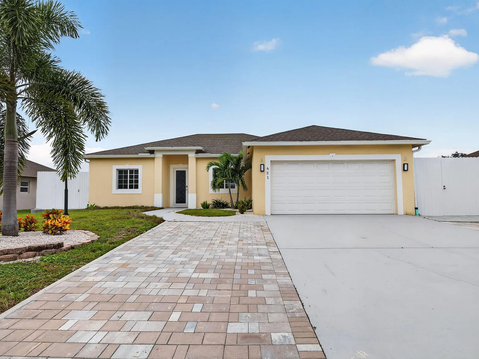 4 bed, 2.0 bath, 1852 sqft, $3,200 — Photo 1