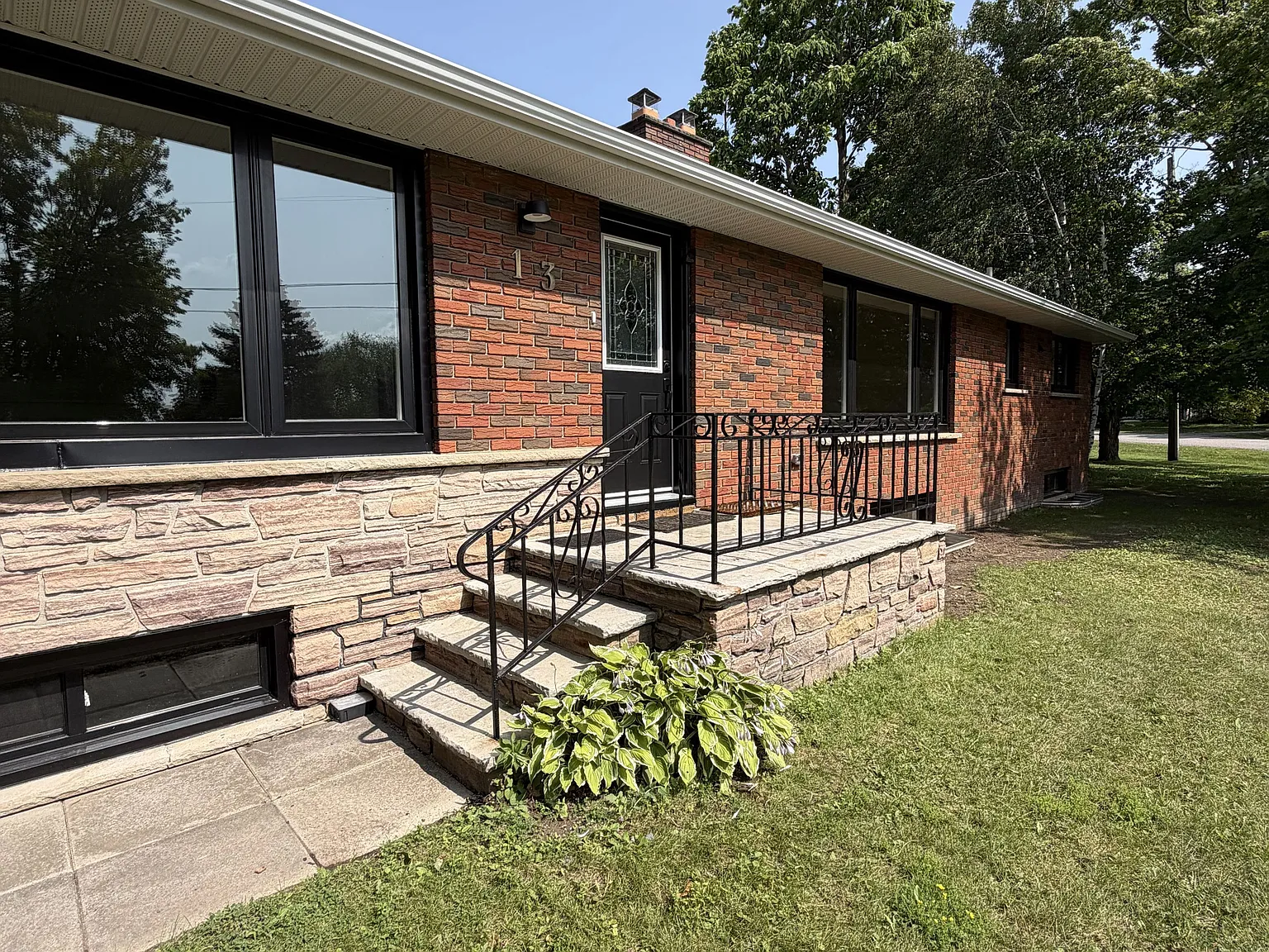 3 bed, $3,200 — Photo 2