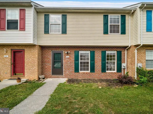 612 Emily Ln, Winchester, VA 22602