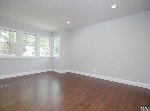 5th image of 251 Eastwood Blvd